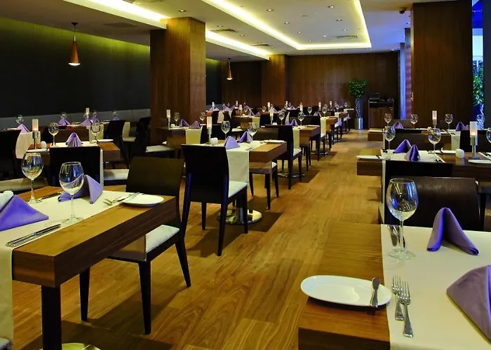 クラウンプラザ ハルビエ