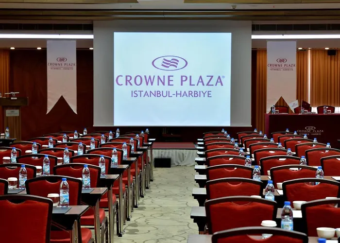 クラウンプラザ ハルビエ 5* イスタンブール