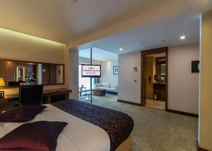 ホテル クラウンプラザ ハルビエ イスタンブール