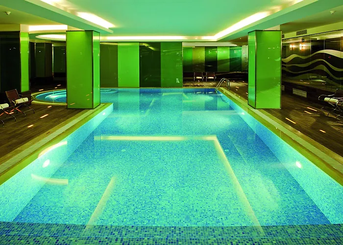 クラウンプラザ ハルビエ 5* イスタンブール