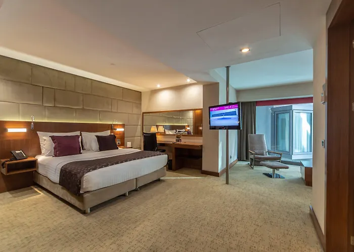 クラウンプラザ ハルビエ 5*